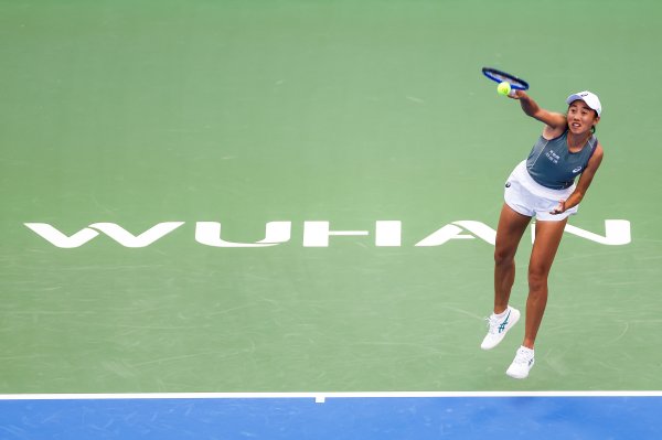 炒股配资开户网 张帅爆冷淘汰14号种子，时隔7年重返武网第二轮