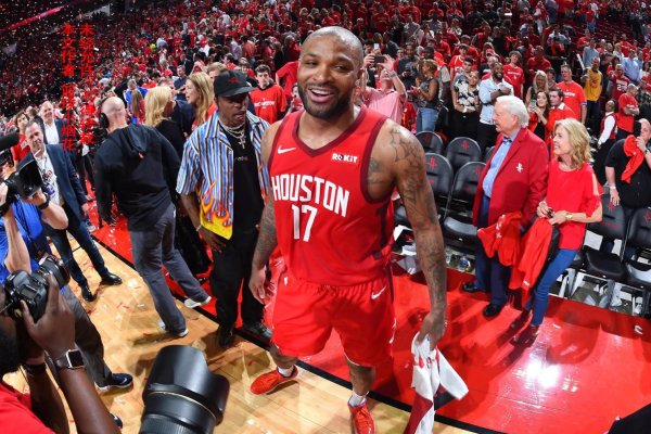 长沙股票配资公司 PJ塔克如何二进宫杀回NBA，你知道这五年我经历了什么？