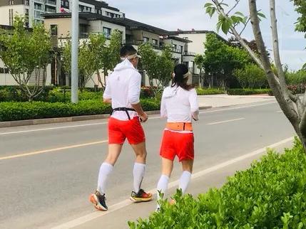 线上股票炒股配资 跑步时如何判断自己是“有氧耐力不足”还是“力量不足”？